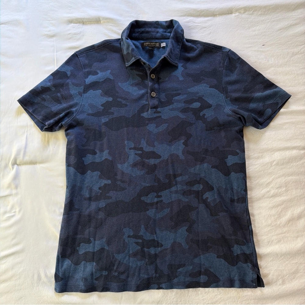 Men's Banana Republic Blue Camouflage Polo Shirt - Casual Short Sleeve